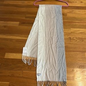 NEW Calvin Klein scarf, light weight, light soft colors. With Macys tags